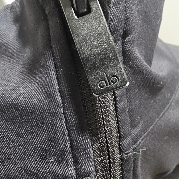 ALO Yoga Charcoal Zip-Up Jacket - Picture 5 of 8